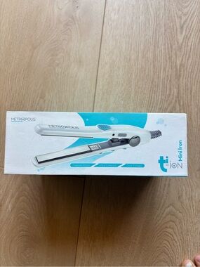 ti•on White Mini Hair Iron - White